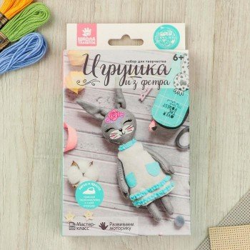 Набор для творчества: игрушка из фетра "Зайка в платье"   4773924 Медведь Калуга