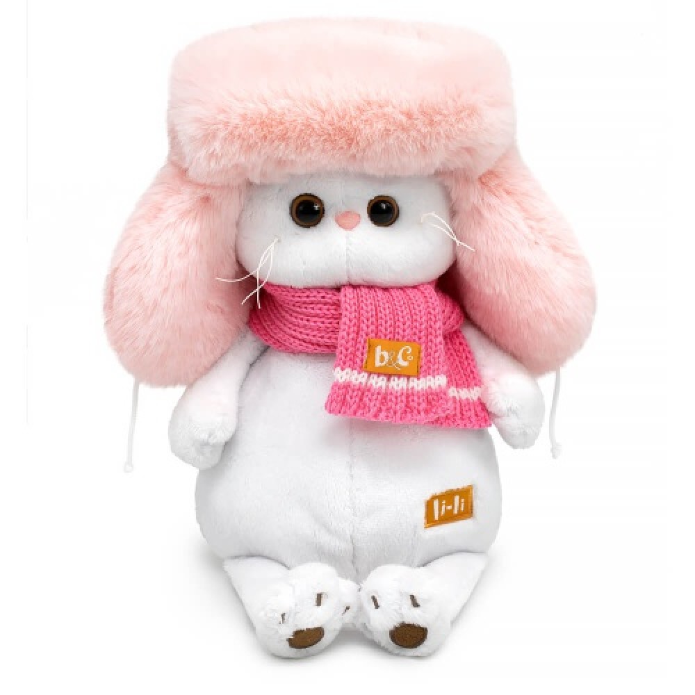 Кошка Ли-Ли в меховой шапке и шарфе Медведь Калуга
